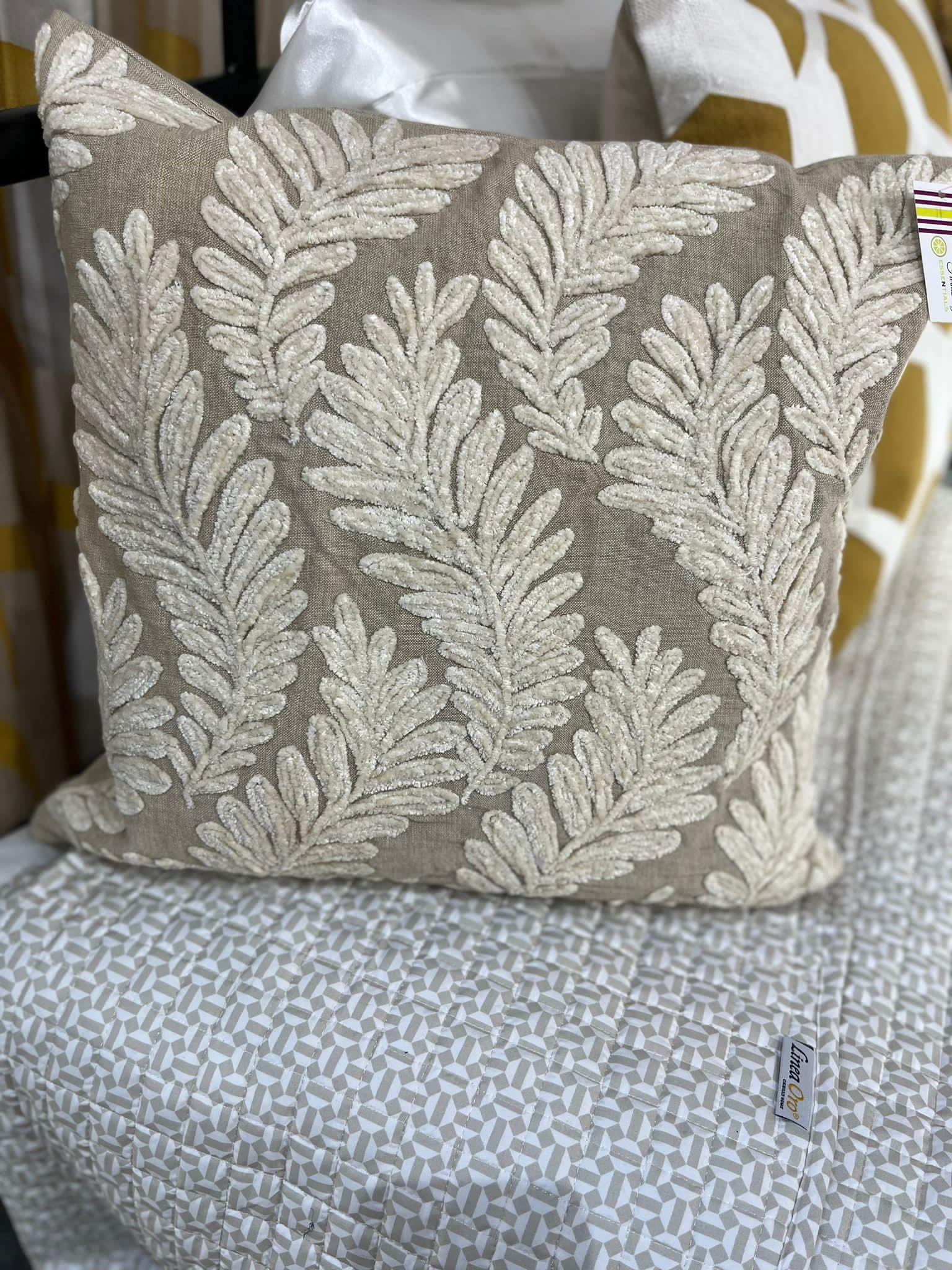 Weaved leaves Cushion Cover